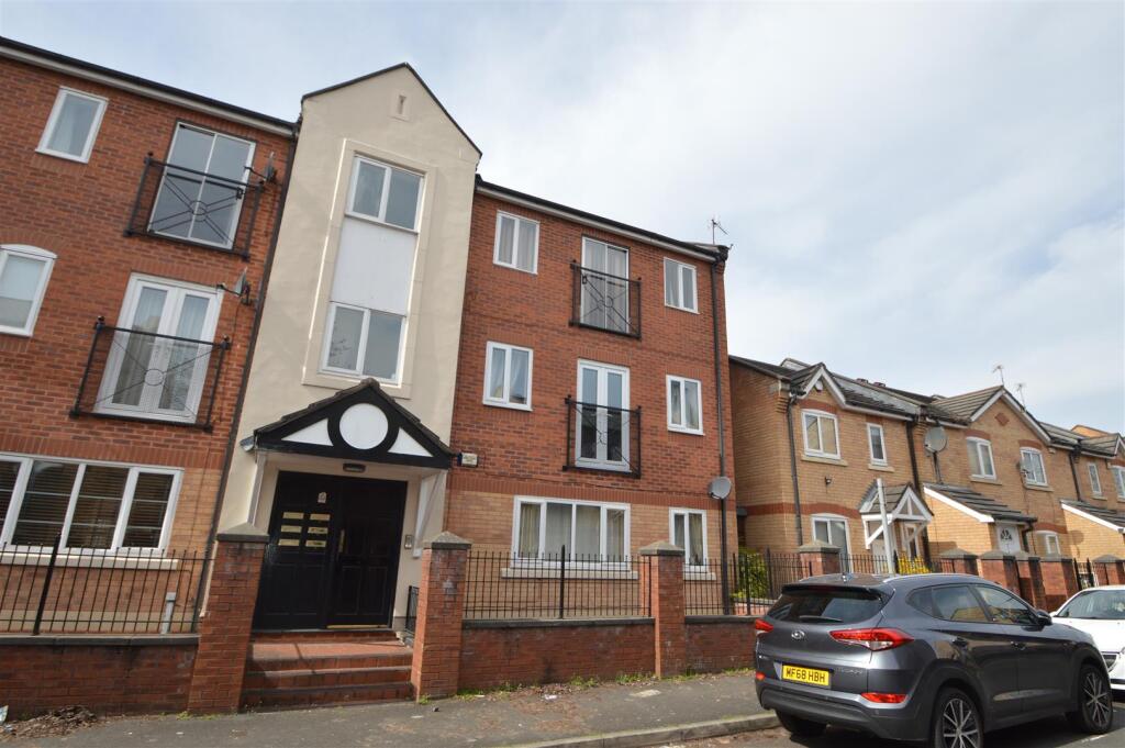 3 bed 1st Floor Flat for rent in Manchester. From George Adams (Estate Agents) Ltd - Manchester