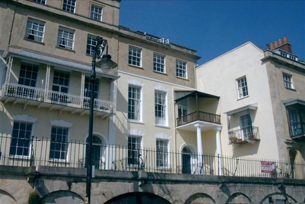 1 bed 1st Floor Flat for rent in Leigh Woods. From Flatline Letting and Property Management - Clifton