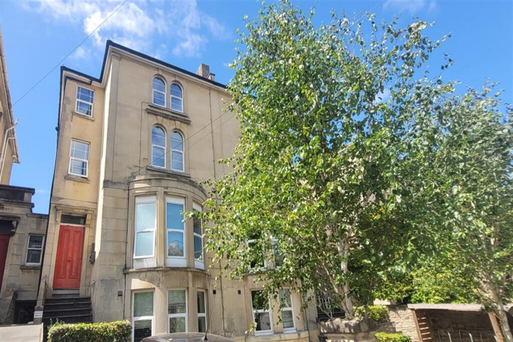 3 bed 1st Floor Flat for rent in Bristol. From Flatline Letting and Property Management - Clifton