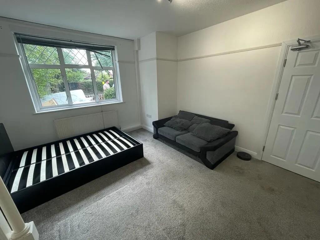 5 bed Detached for rent in Acton. From Andrews And Stacey Ltd - Shepherds Bush
