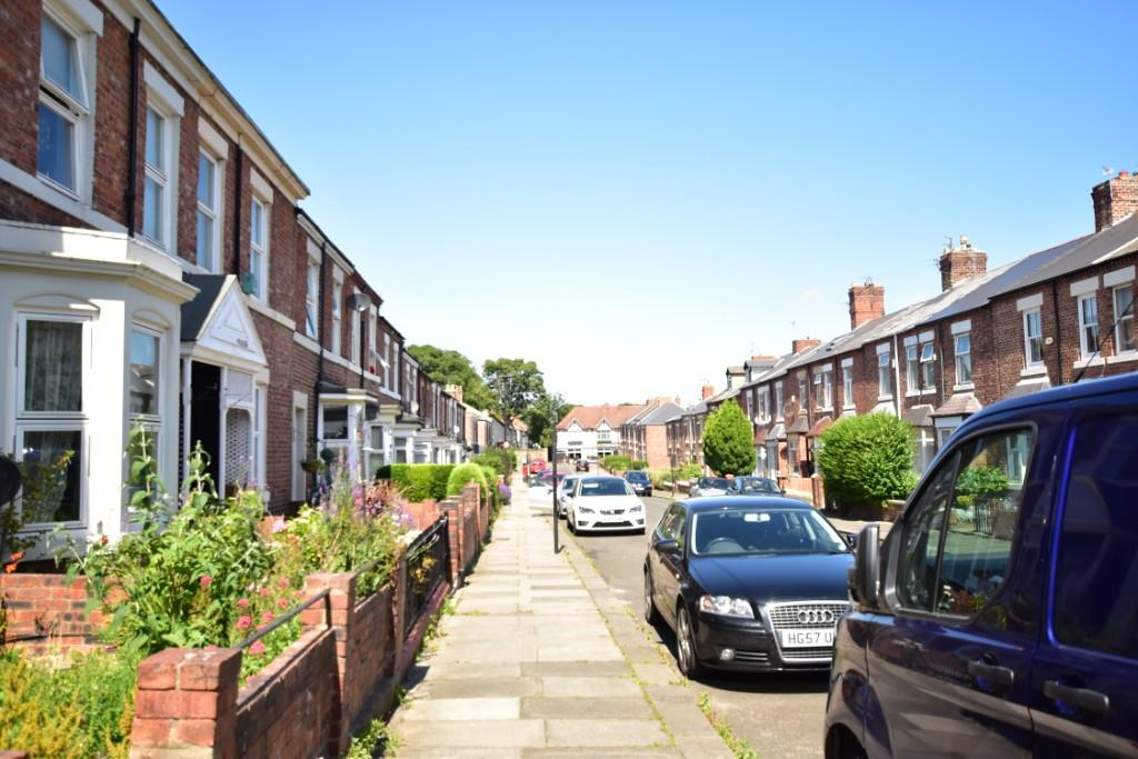 6 bed Mid Terraced House for rent in Newcastle upon Tyne. From Collis Edison LLP - Newcastle Upon Tyne