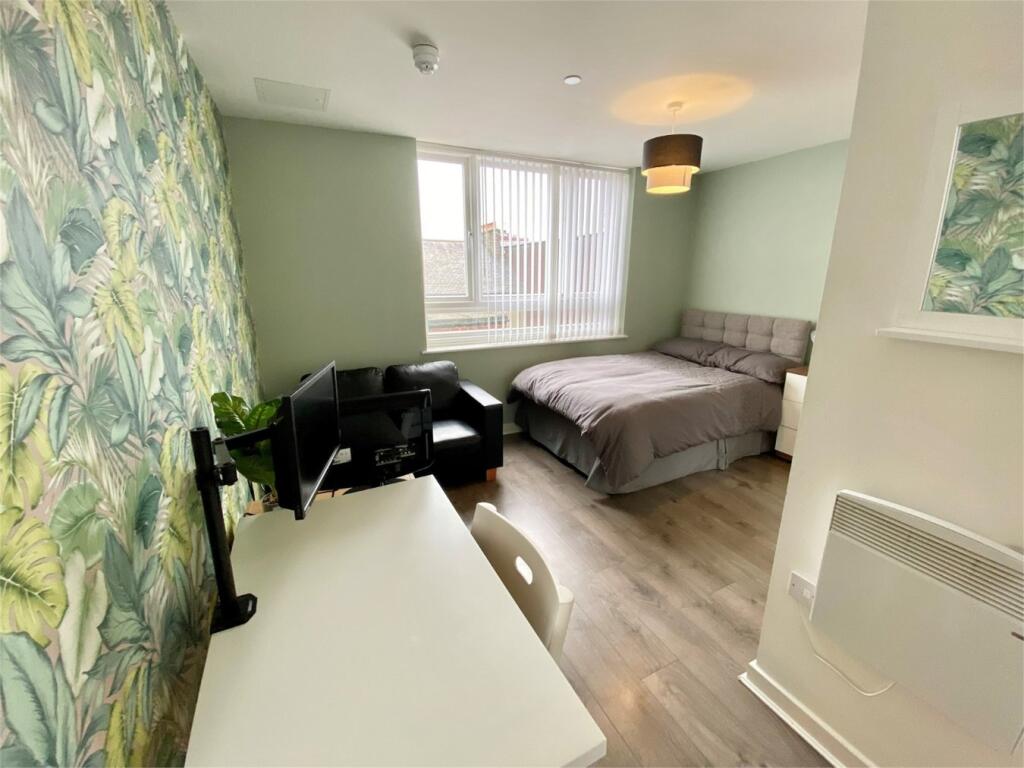 4 bed Studio for rent in Sunderland. From Hackett Property - Sunderland