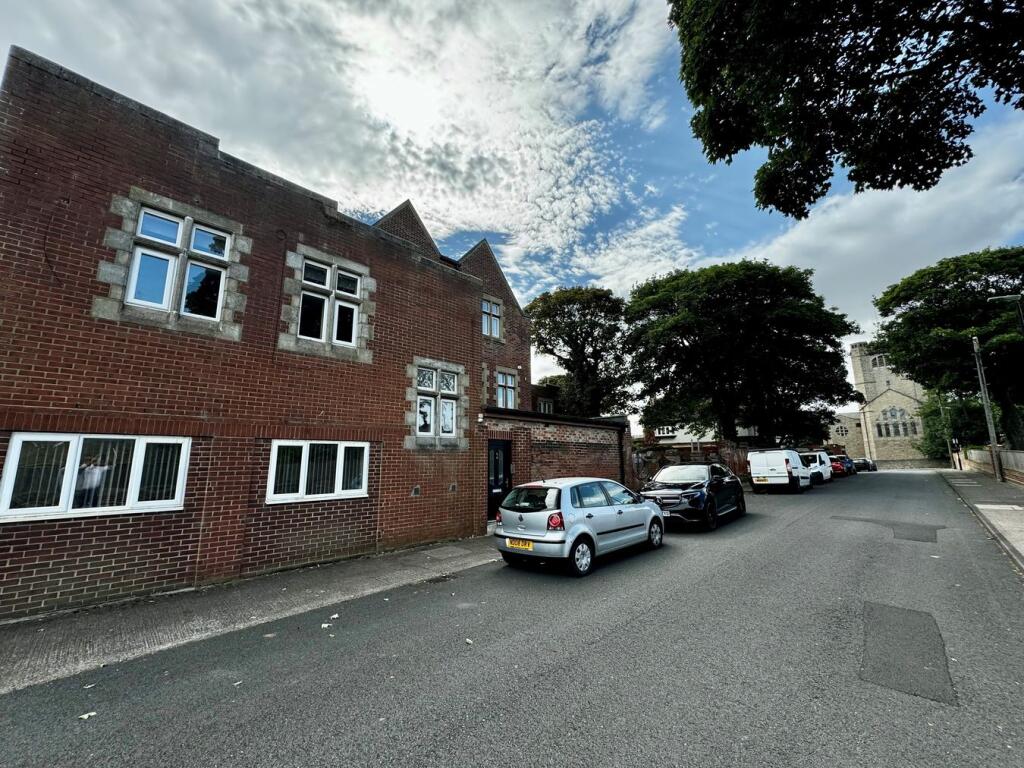 4 bed Studio for rent in Sunderland. From Hackett Property - Sunderland