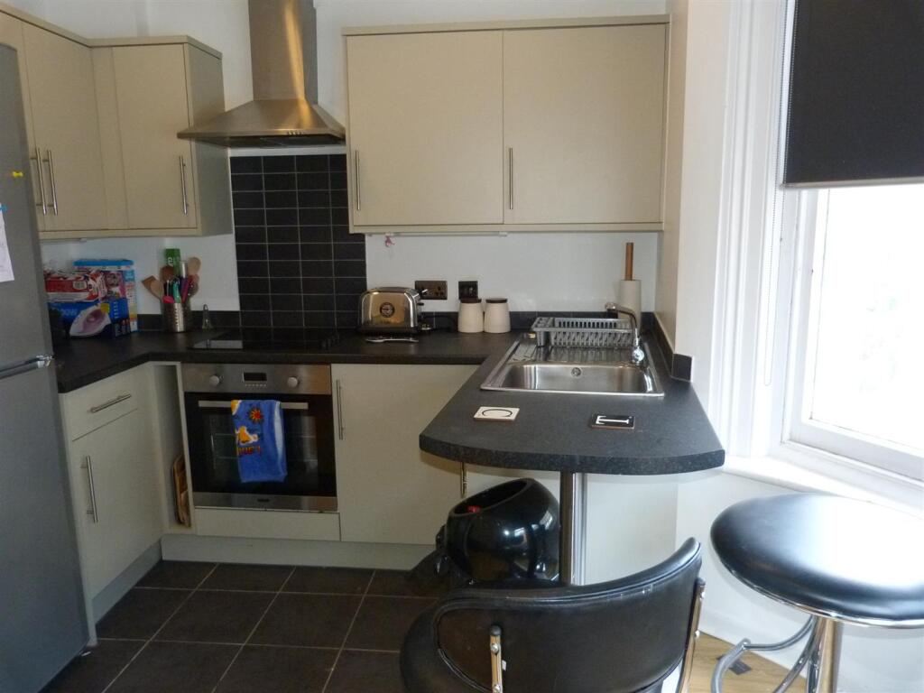 2 bed 1st Floor Flat for rent in Cardiff. From Keylet - Cathays