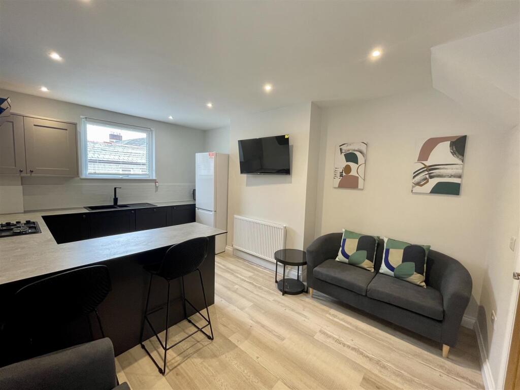 3 bed Detached for rent in Cardiff. From Keylet - Cathays