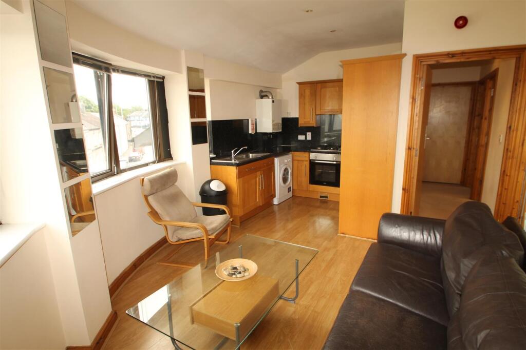 3 bed 1st Floor Flat for rent in Cardiff. From Keylet - Cathays