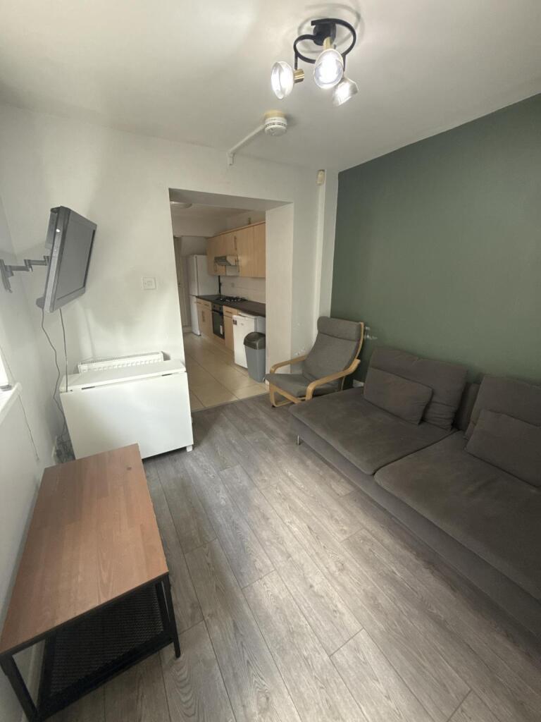 5 bed Detached for rent in Cardiff. From Keylet - Cathays