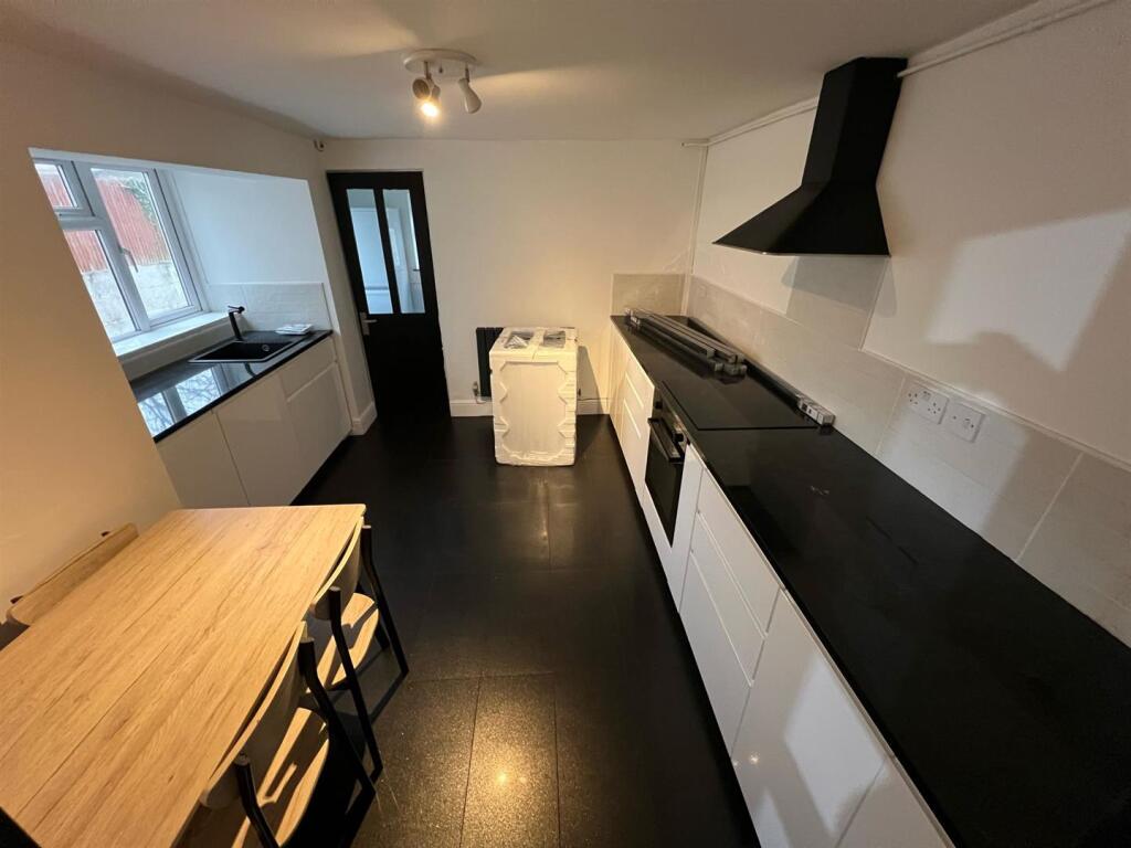 4 bed Detached for rent in Cardiff. From Keylet - Cathays 4 bed Detached for rent in Cardiff. From Keylet - Cathays