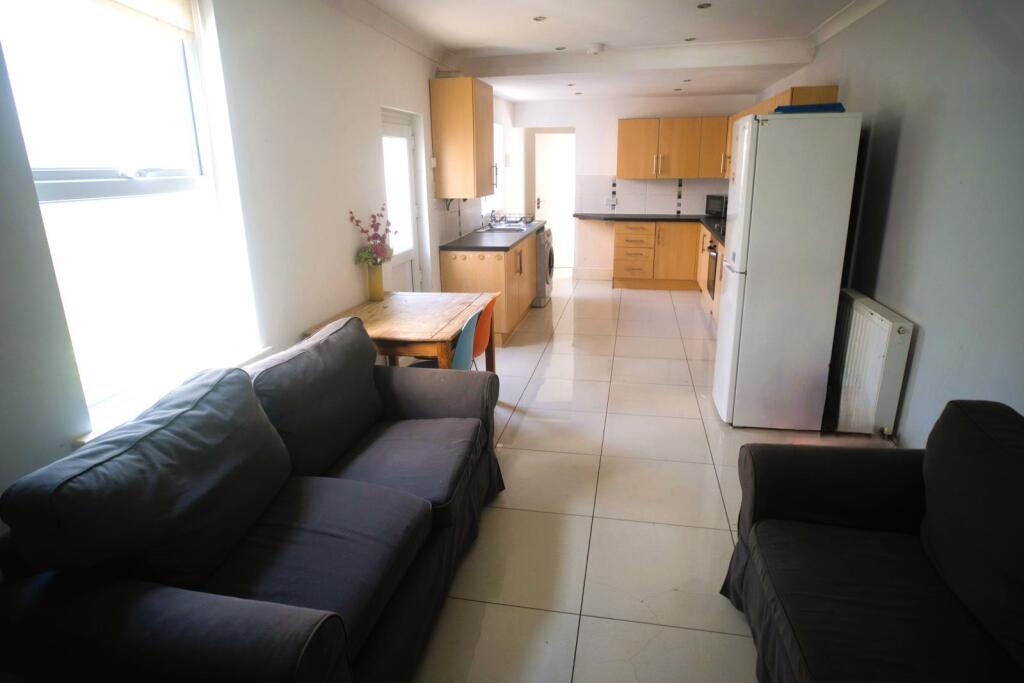 5 bed Detached for rent in Cardiff. From Keylet - Cathays