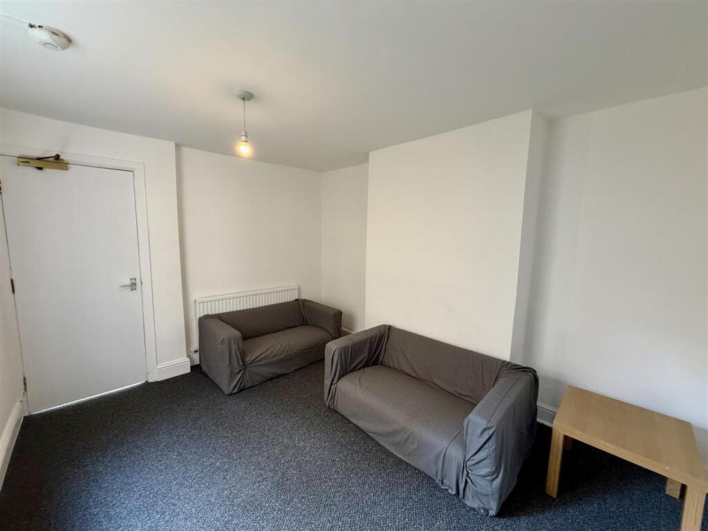 4 bed Detached for rent in Cardiff. From Keylet - Cathays 4 bed Detached for rent in Cardiff. From Keylet - Cathays