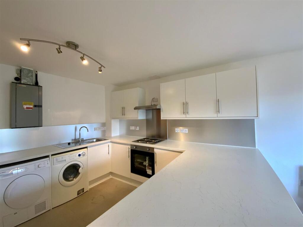 4 bed 1st Floor Flat for rent in Cardiff. From Keylet - Cathays 4 bed 1st Floor Flat for rent in Cardiff. From Keylet - Cathays