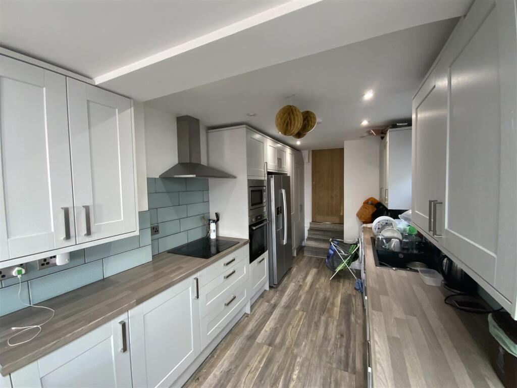 6 bed Detached for rent in Cardiff. From Keylet - Cathays