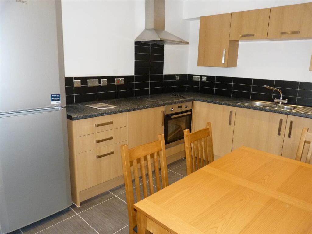 3 bed 1st Floor Flat for rent in Cardiff. From Keylet - Cathays