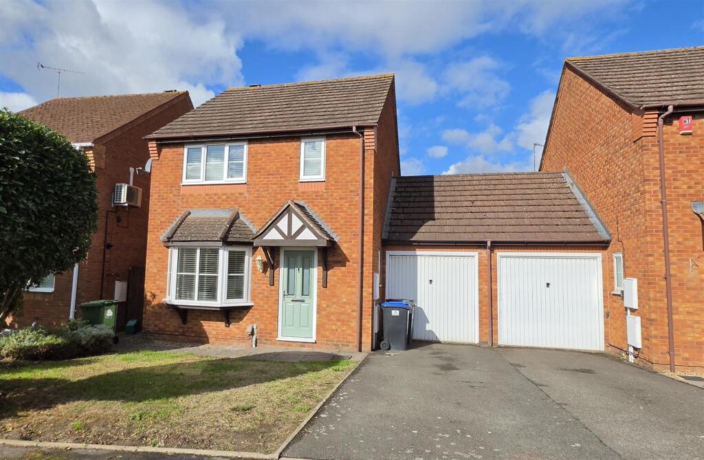 3 bed Detached for rent in Whitnash. From Fine Homes - Leamington Spa 3 bed Detached for rent in Whitnash. From Fine Homes - Leamington Spa