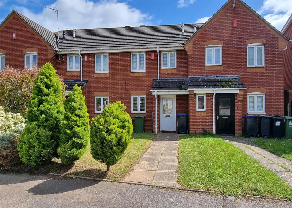 2 bed Mid Terraced House for rent in Warwick. From Fine Homes - Leamington Spa