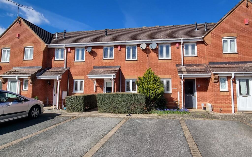 2 bed Mid Terraced House for rent in Warwick. From Fine Homes - Leamington Spa 2 bed Mid Terraced House for rent in Warwick. From Fine Homes - Leamington Spa