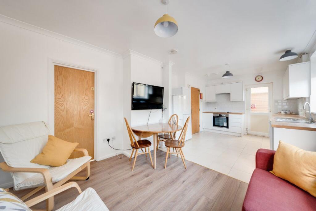 4 bed Detached for rent in Canterbury. From Leydon Lettings 4 bed Detached for rent in Canterbury. From Leydon Lettings