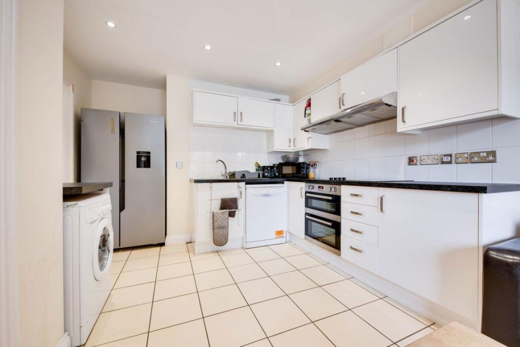 5 bed Detached for rent in Canterbury. From Leydon Lettings