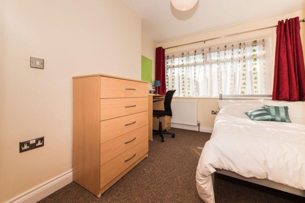 5 bed Detached for rent in Canterbury. From Leydon Lettings