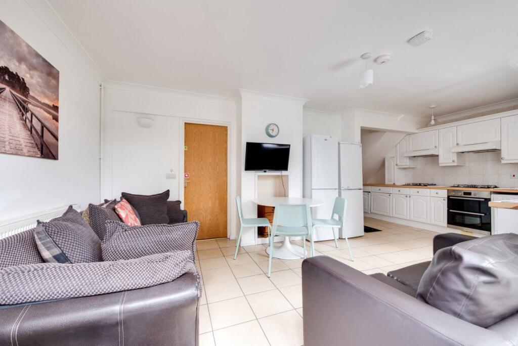 5 bed Detached for rent in Canterbury. From Leydon Lettings 5 bed Detached for rent in Canterbury. From Leydon Lettings