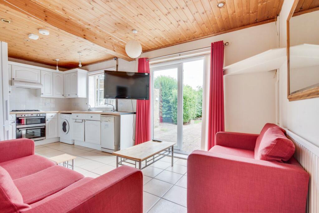 5 bed Detached for rent in Canterbury. From Leydon Lettings