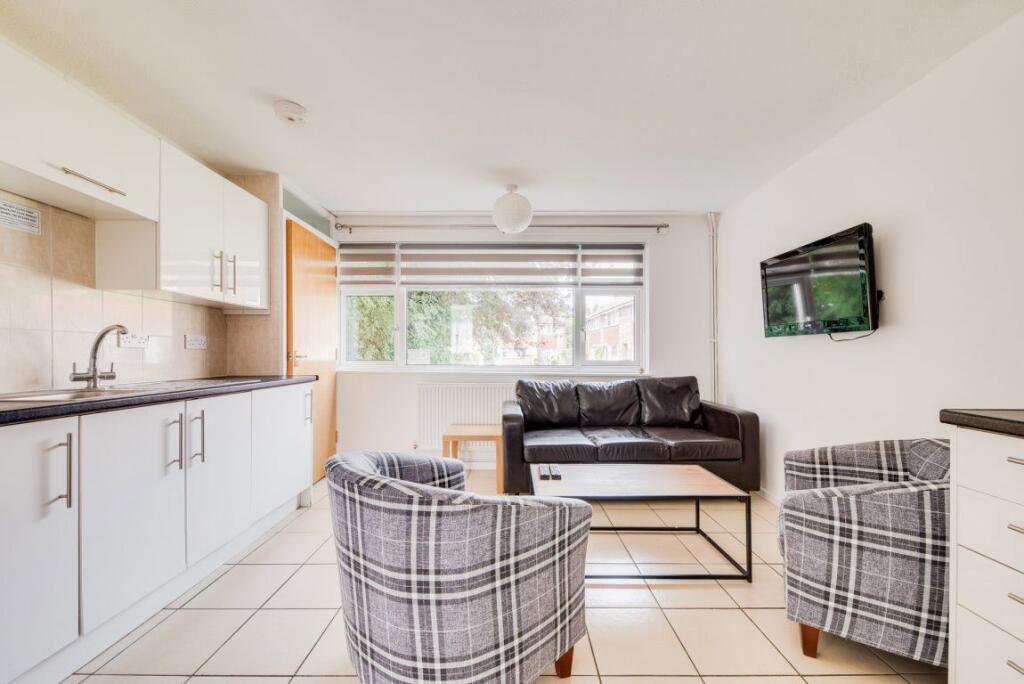 5 bed Detached for rent in Canterbury. From Leydon Lettings