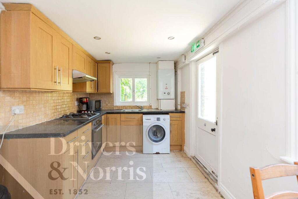 6 bed Detached for rent in London. From Drivers & Norris - Islington - Sales