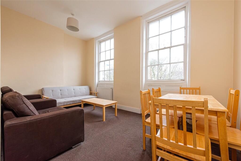 3 bed Apartment for rent in London. From Drivers & Norris - Islington - Sales