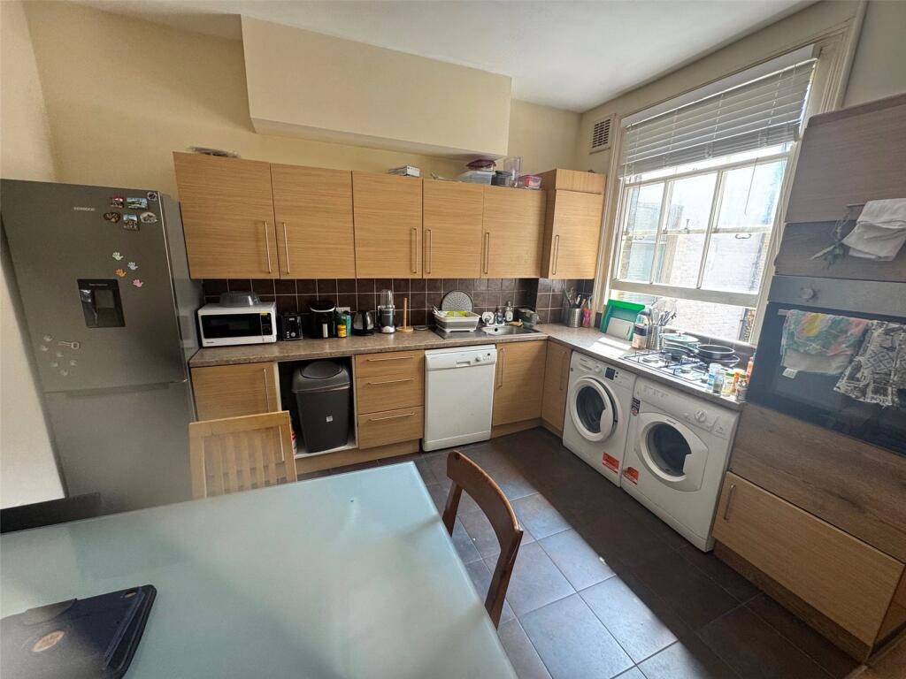 3 bed Apartment for rent in Camden Town. From Drivers & Norris - Islington - Sales 3 bed Apartment for rent in Camden Town. From Drivers & Norris - Islington - Sales