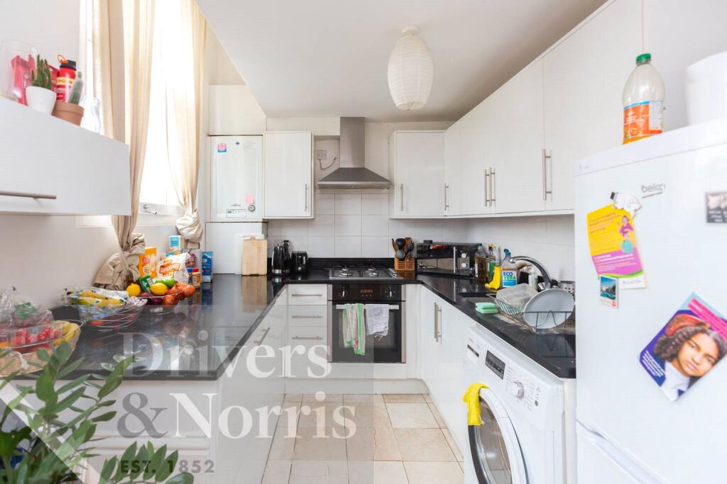 3 bed Apartment for rent in London. From Drivers & Norris - Islington - Sales