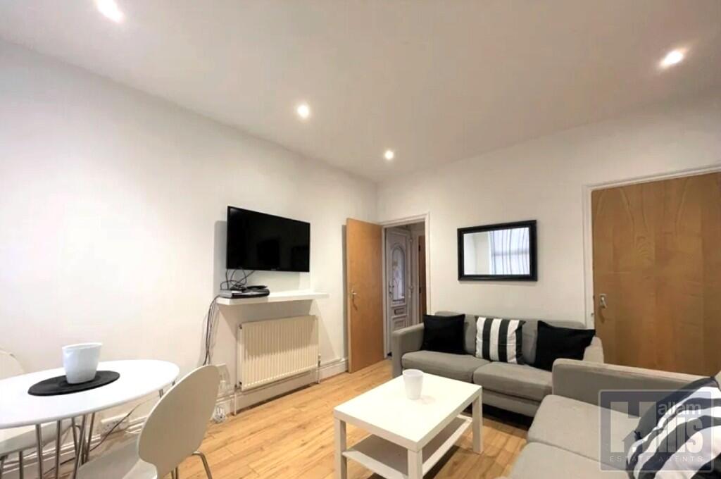 4 bed Mid Terraced House for rent in Sheffield. From Hallam Hills ltd - Sheffield