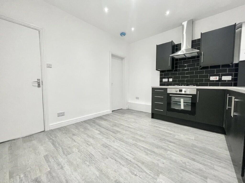 3 bed Mid Terraced House for rent in Sheffield. From Hallam Hills ltd - Sheffield