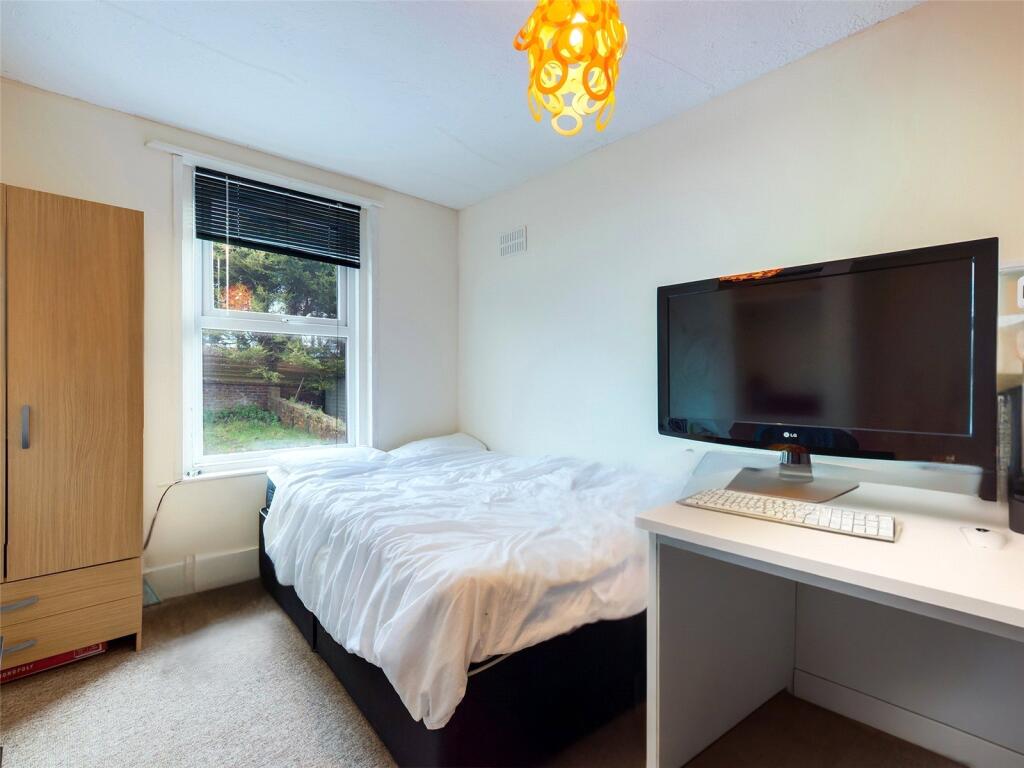 1 bed Mid Terraced House for rent in Brighton and Hove. From Harringtons Lettings - Hove