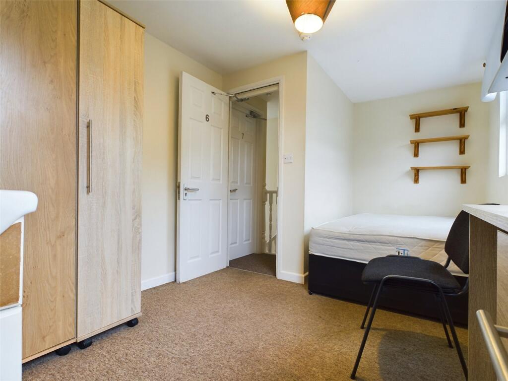 1 bed Mid Terraced House for rent in Brighton and Hove. From Harringtons Lettings - Hove 1 bed Mid Terraced House for rent in Brighton and Hove. From Harringtons Lettings - Hove