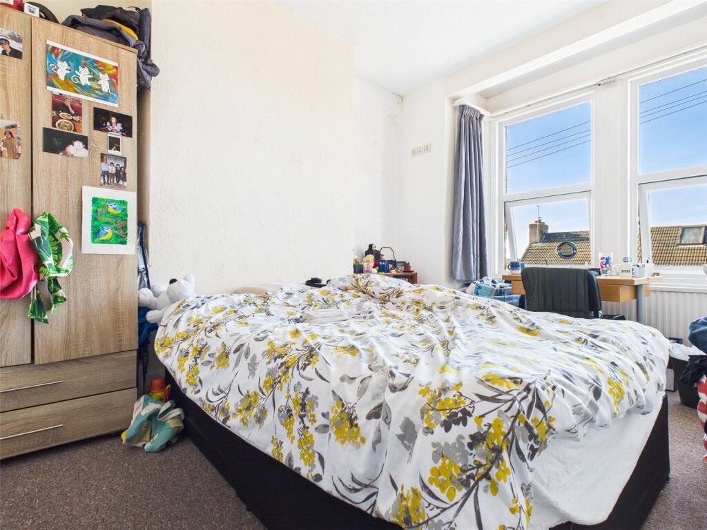 1 bed Mid Terraced House for rent in Brighton and Hove. From Harringtons Lettings - Hove