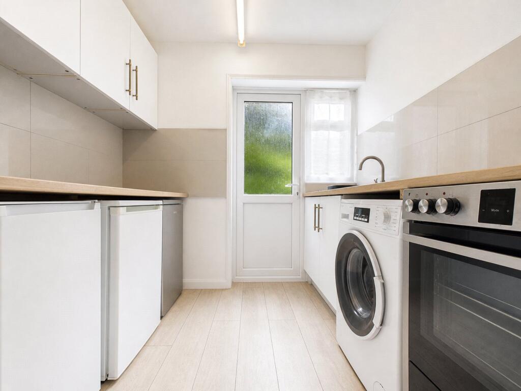 4 bed Detached for rent in Ovingdean. From Harringtons Lettings - Hove 4 bed Detached for rent in Ovingdean. From Harringtons Lettings - Hove