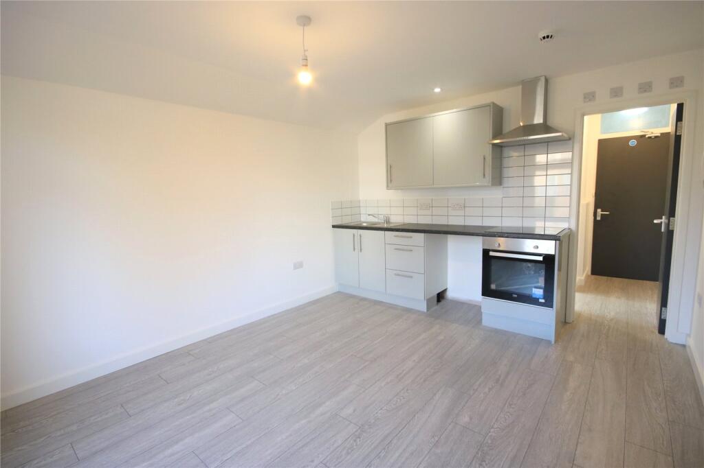 4 bed Apartment for rent in Brighton and Hove. From Harringtons Lettings - Hove