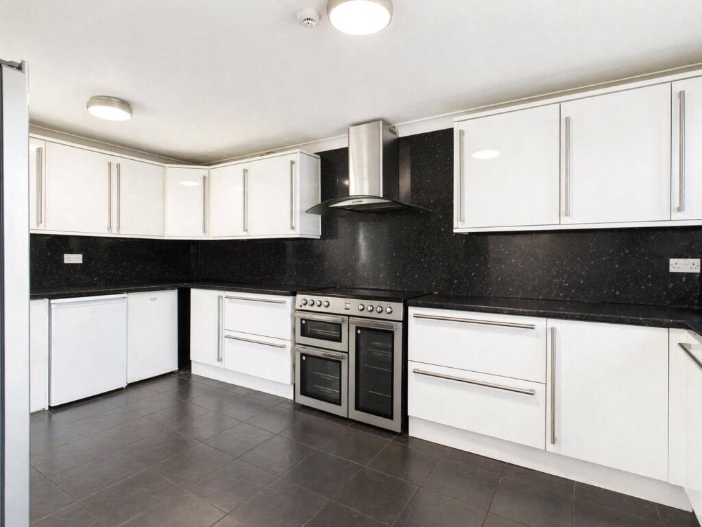 5 bed Semi Detached for rent in Falmer. From Harringtons Lettings - Hove