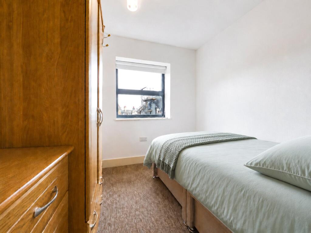 4 bed Apartment for rent in Brighton and Hove. From Harringtons Lettings - Hove
