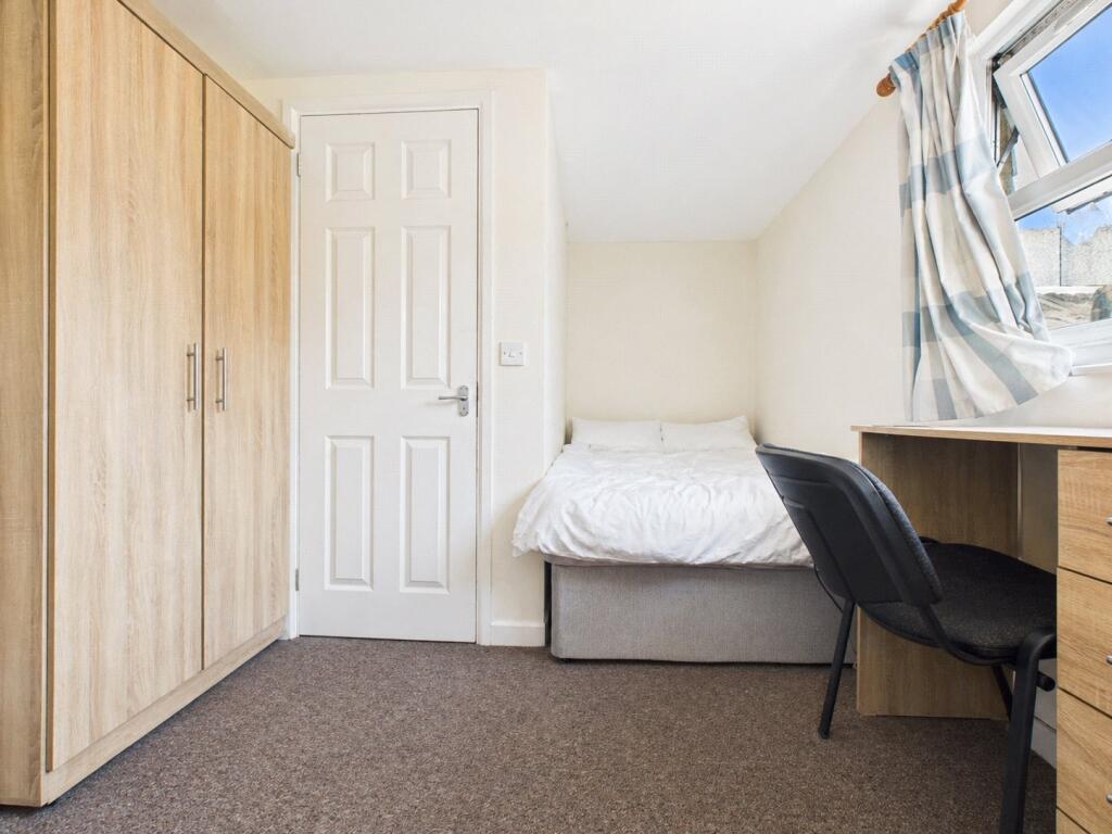 7 bed Mid Terraced House for rent in Brighton and Hove. From Harringtons Lettings - Hove