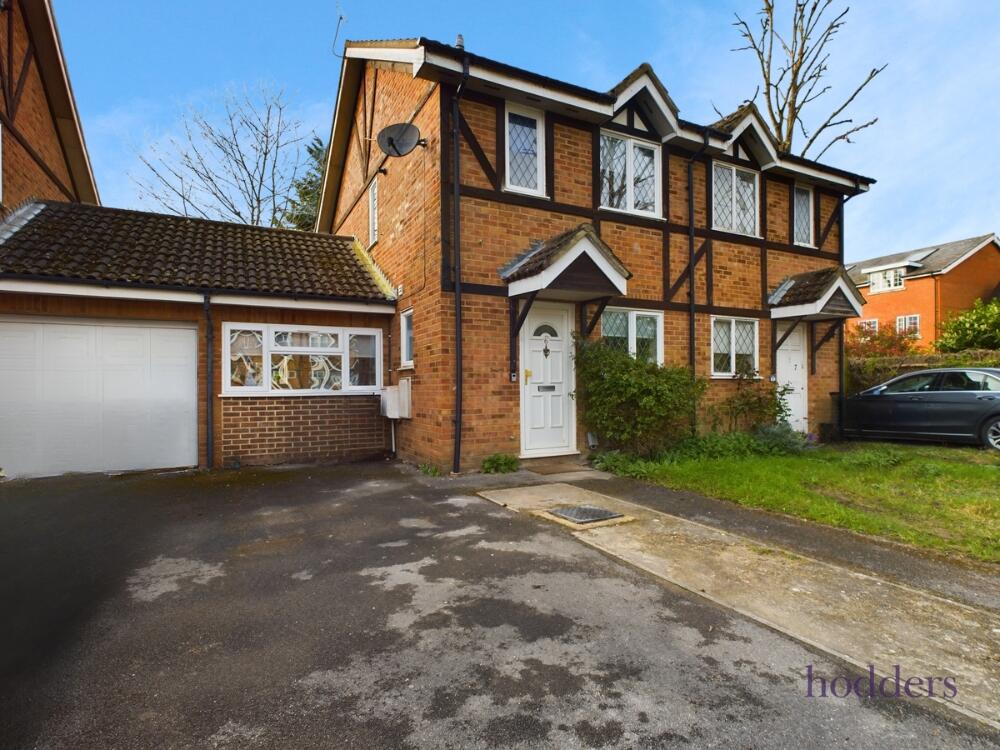 3 bed Semi Detached for rent in Bishopsgate. From Hodders - Chertsey 3 bed Semi Detached for rent in Bishopsgate. From Hodders - Chertsey