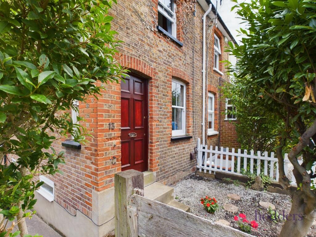 3 bed End of Terrace for rent in Egham. From Hodders - Chertsey