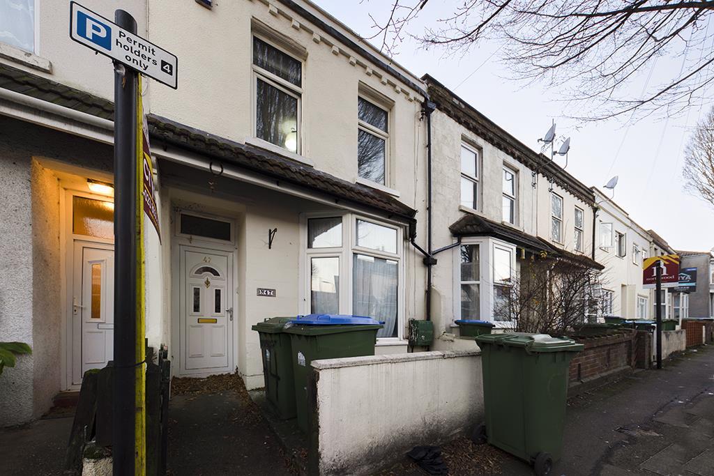 3 bed Mid Terraced House for rent in Southampton. From Hunters - Southampton