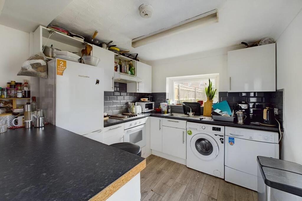 5 bed Detached for rent in Southampton. From Hunters - Southampton