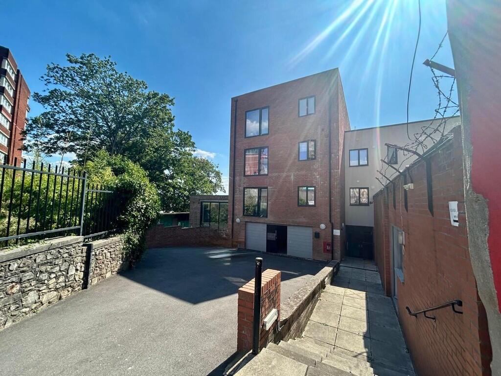 4 bed Studio for rent in Bristol. From Berkeley Estates and Management - Bristol