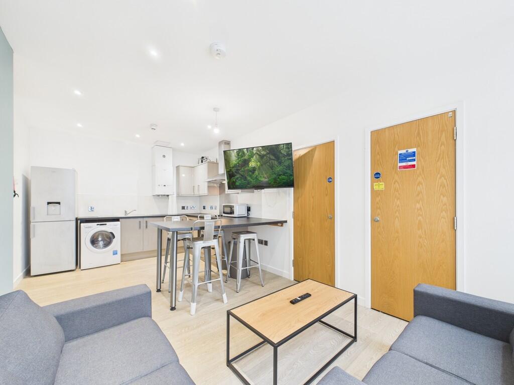 6 bed 1st Floor Flat for rent in Bristol. From Berkeley Estates and Management - Bristol 6 bed 1st Floor Flat for rent in Bristol. From Berkeley Estates and Management - Bristol