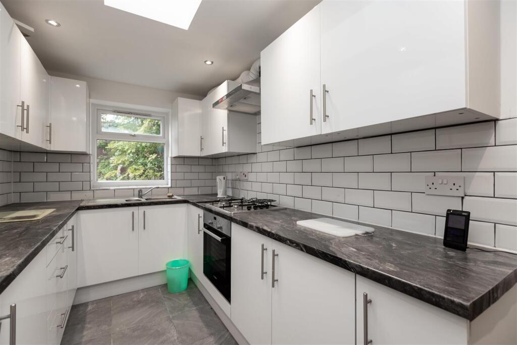 6 bed Detached for rent in Birmingham. From Oakmans Estate Agents - Student Lettings