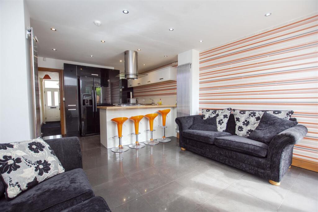 6 bed Detached for rent in Birmingham. From Oakmans Estate Agents - Student Lettings