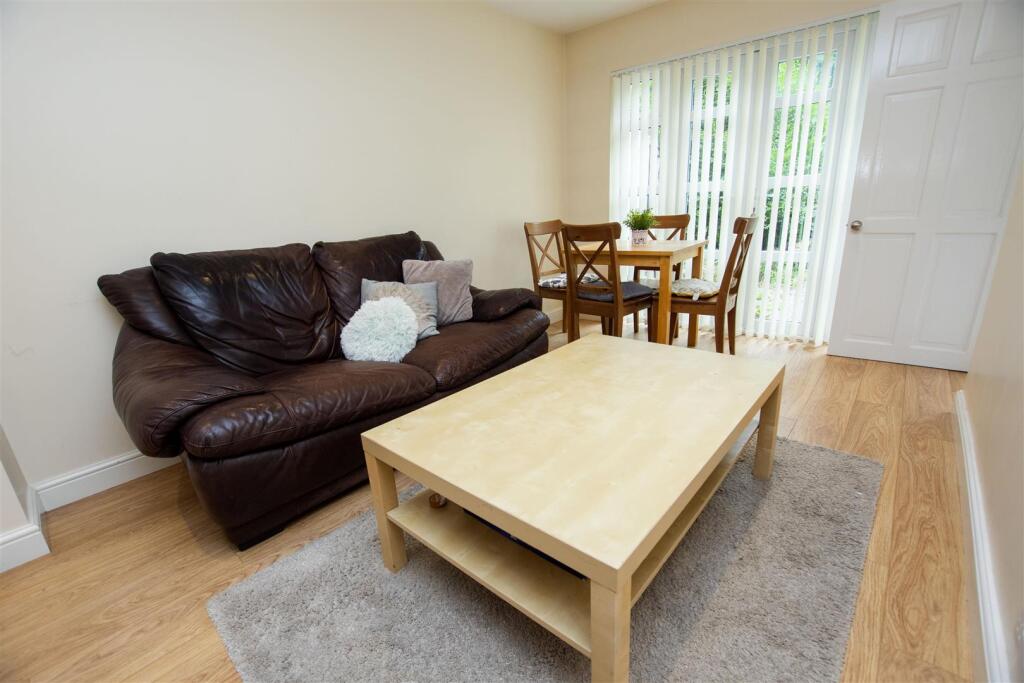 3 bed Detached for rent in Birmingham. From Oakmans Estate Agents - Student Lettings