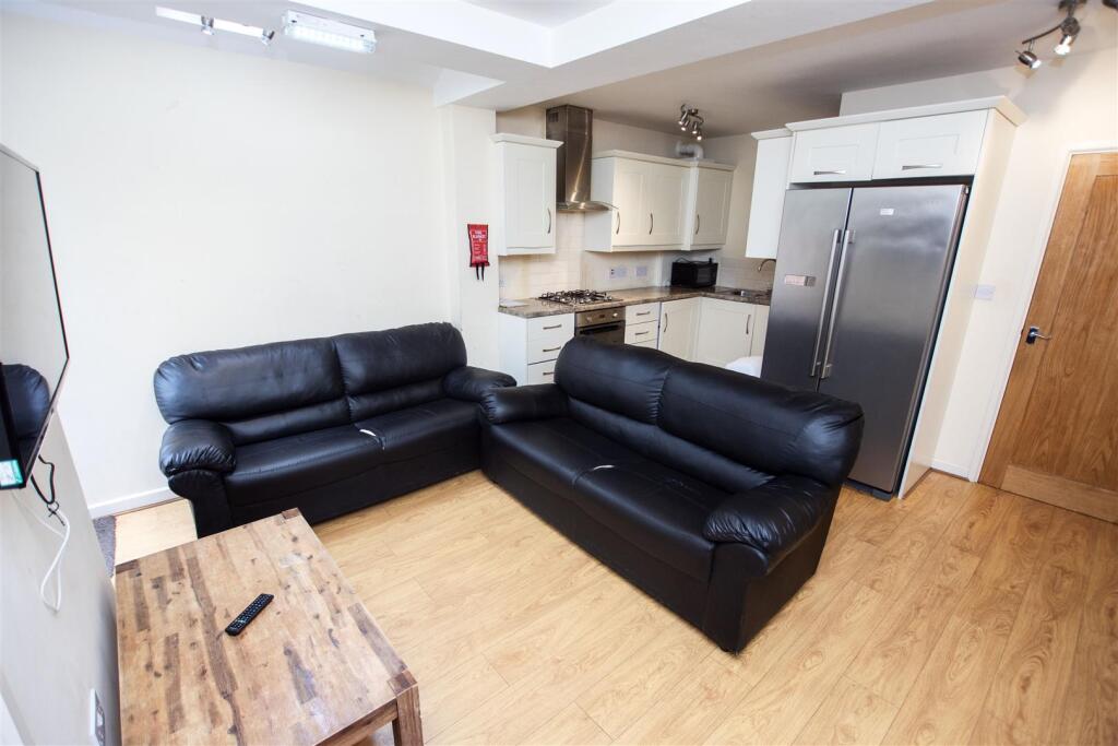 7 bed Detached for rent in Birmingham. From Oakmans Estate Agents - Student Lettings 7 bed Detached for rent in Birmingham. From Oakmans Estate Agents - Student Lettings